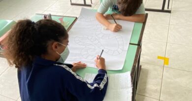 Na Escola de Educação Básica Custódio Floriano de Cordóva, da Passagem da Barra, os pequenos criaram um jogo tabuleiro com as regras baseadas na pesquisa sobre a lagunense.