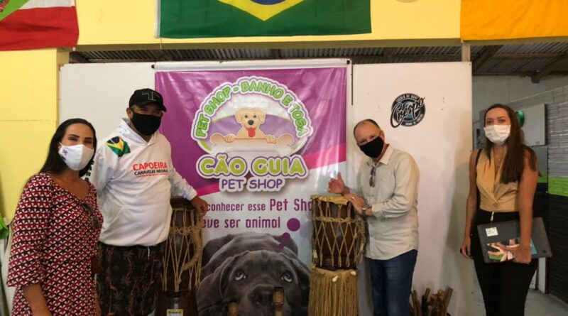 Comitiva presente no espaço Capoeira Kids