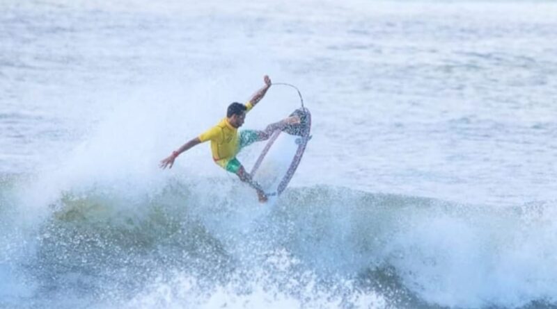 Edmilson Eufrazio, 32 anos, participa de campeonatos de surf, até julho vai trabalhar em barcos que capturam tainhas.