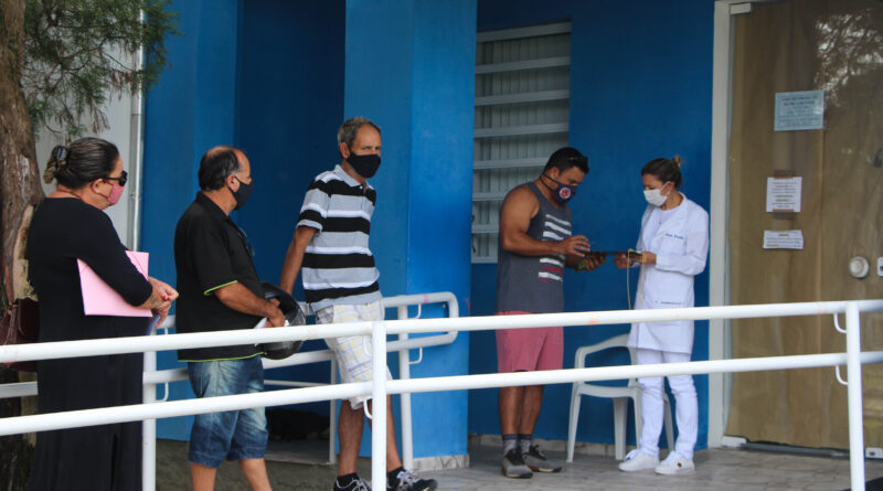 A Farmácia Pública Municipal está funcionando de segunda a sexta-feira, das 7h30 às 17h00, sem fechar ao meio-dia, está localizada na rua Nereu Ramos, anexo a Policlínica, no bairro Magalhães.