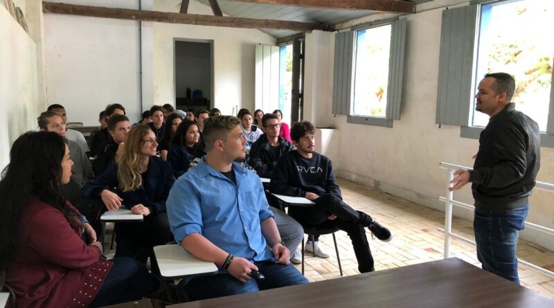 A Escola de Educação Básica da Passagem da Barra implantou o