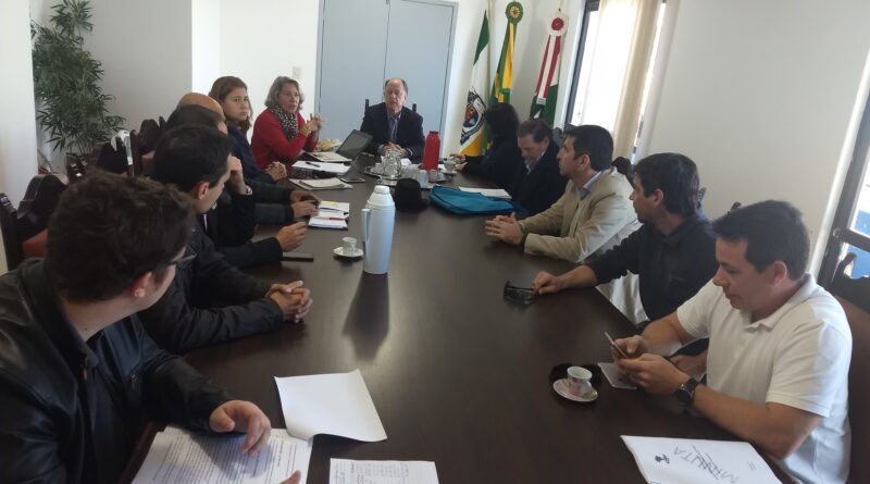 Reunião aconteceu no Gabiente do Prefeito