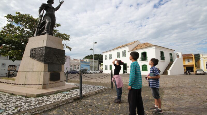 Laguna recebe visitantes diariamente interessados na história de Anita Garibaldi