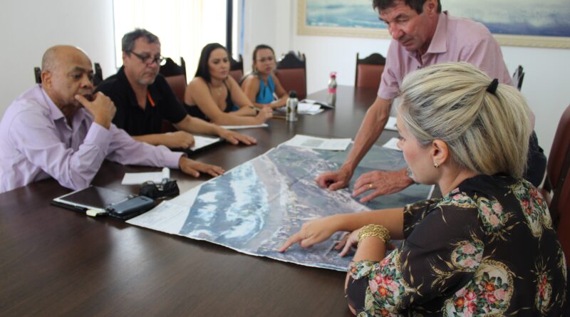 A Associação Amigos da Praia de Ilhota, através do presidente Ocimar Maragno, mostrou o levantamento topográfico