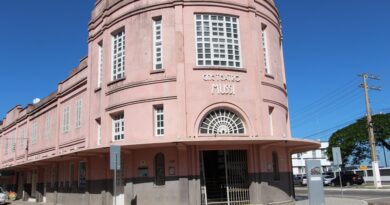Cine Mussi está localizado na avenida Colombo Machado Salles, no centro histórico