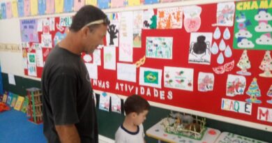 Pais foram visitar a mostra na Escola de Educação Básica Comandante Moreira, em Campos Verdes