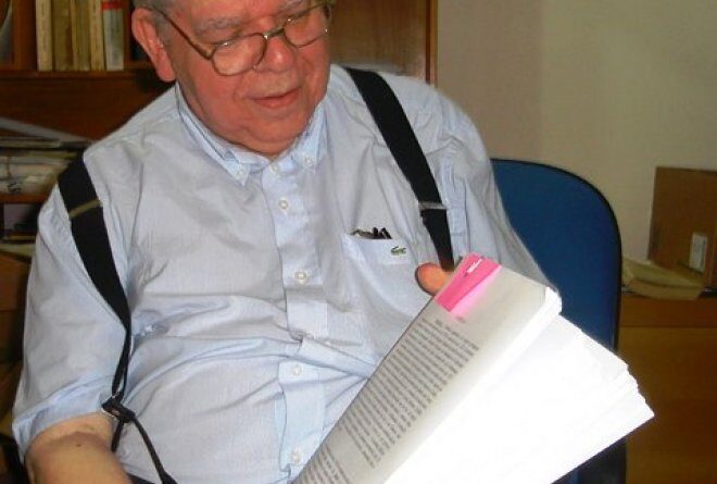 Falecido em 9 de janeiro de 2014, natural de Laguna, o desembargador e professor Norberto Ulysséa Ungaretti já havia escrito mais de 300 páginas do livro “Jerônimo Coelho”.