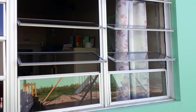 Ladrões entraram pela janela do refeitório que atende 245 crianças