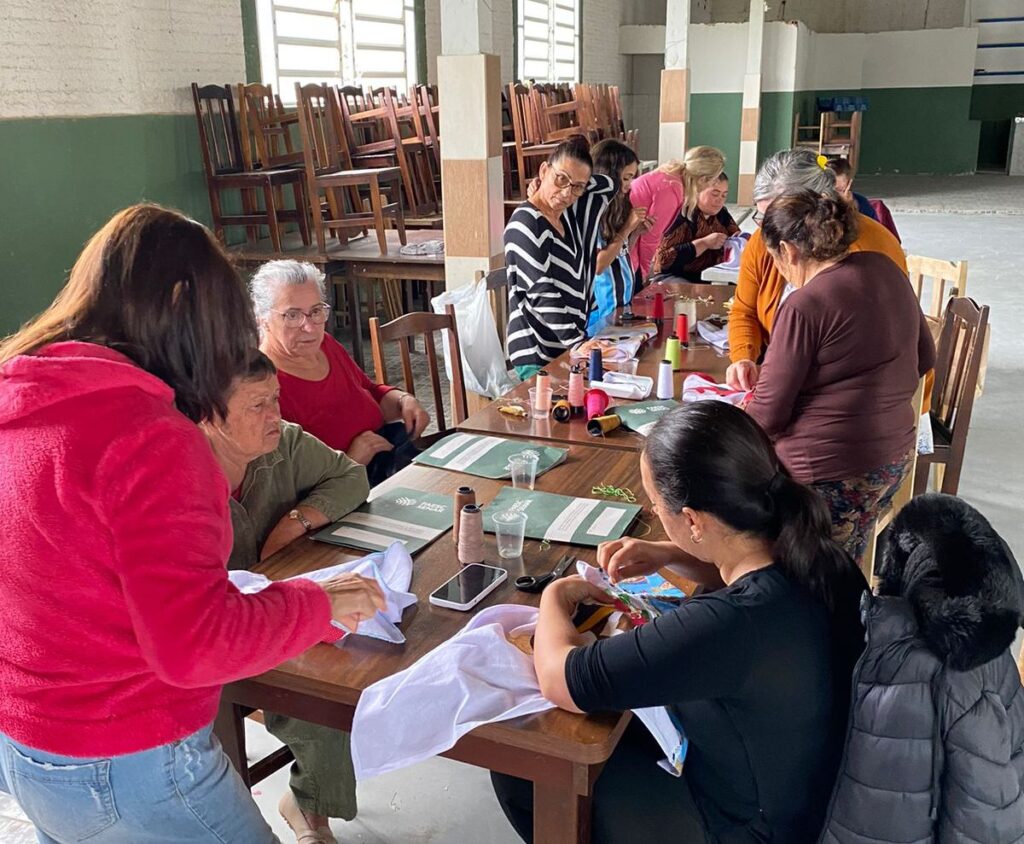 Fotos Curso De Artesanato Com Patchcolagem Em Campos Verdes Prefeitura De Laguna